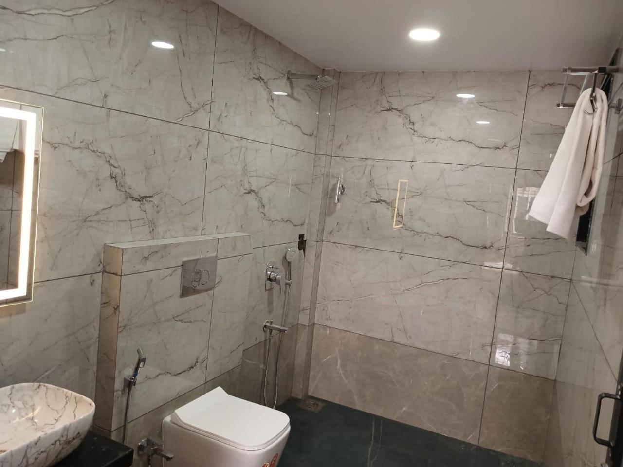 Lavish Villa - 3 Bhk Pool With Lawn Lonavala Eksteriør billede